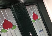 GLAZING GOES ON GROWING WITH THE DISTINCTION DIFFERENCE