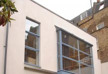 INCORPORATE ON-STYLE COLOURS INTO THE HOME WITH ON-TREND STEEL WINDOWS