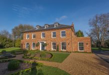 Grand Georgian Build Gets the Quickslide Treatment